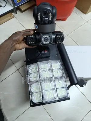 300W 4G Triple-Lens Floodlight CCTV Camera
