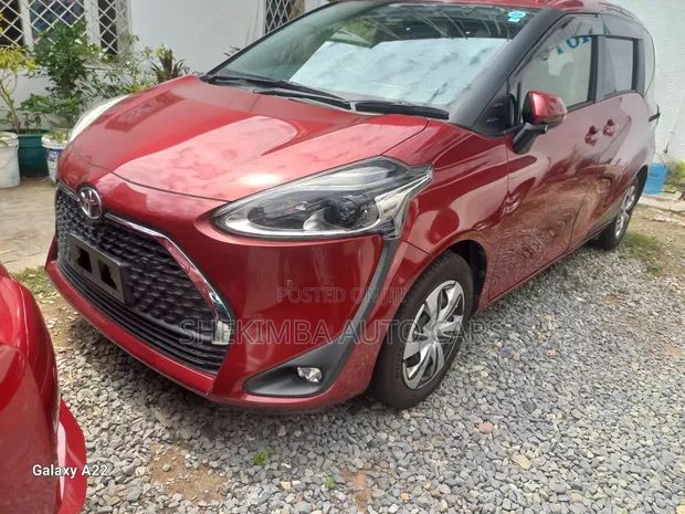 Toyota Sienta 2020 Maroon - 1