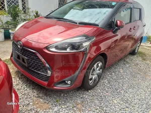 Toyota Sienta 2020 Maroon