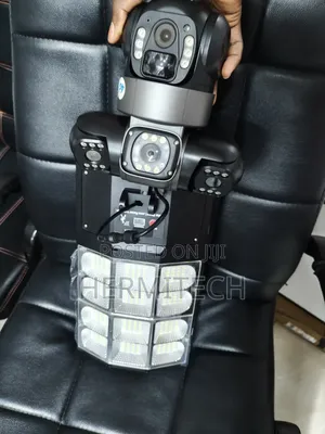 300W 4G Triple-Lens CCTV with Floodlight for Night Surveillance