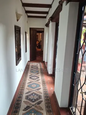6 Bedroom Bungalow for Sale in Karen Miotoni