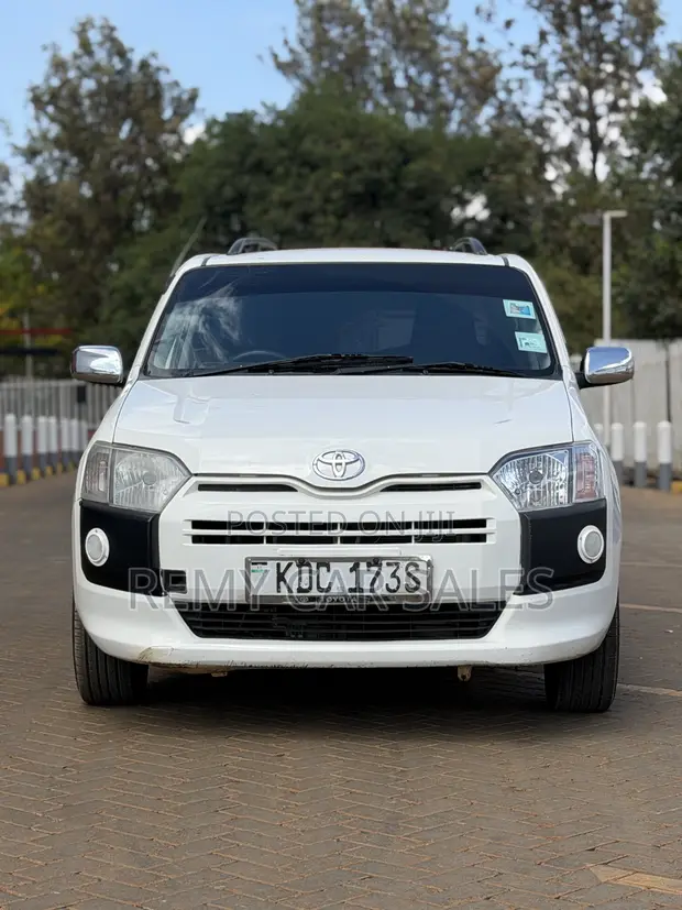 Toyota Probox 2015 Nyeupe - 1