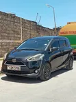 Toyota Sienta 2016 Nyeusi Matt - 3