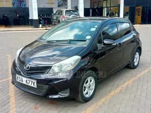 Toyota Vitz 1.3 FWD 5dr 2013 Purple