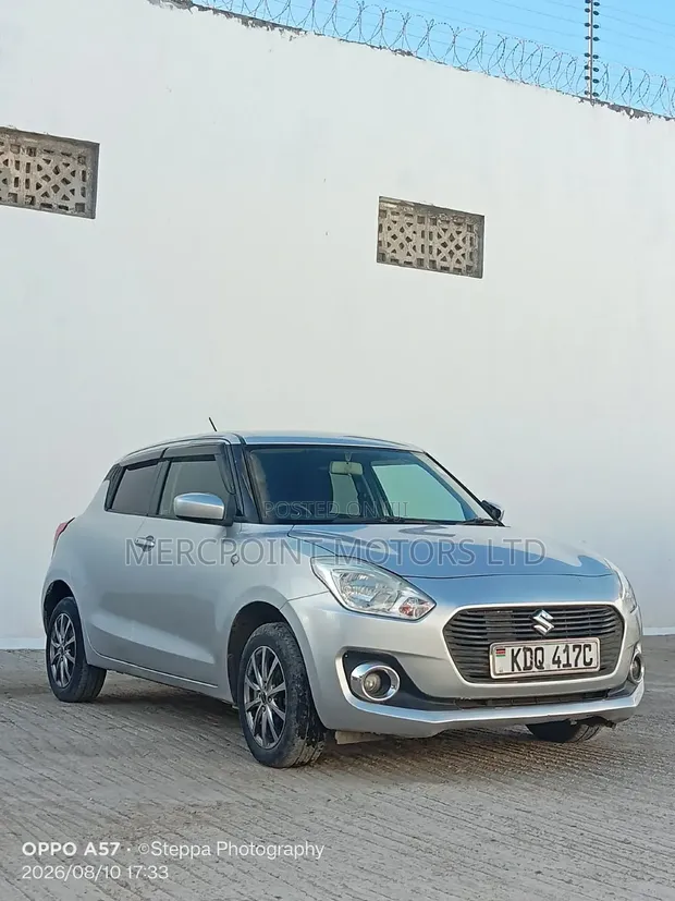 Suzuki Swift 2017 Silver - 1