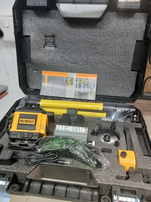 Dewalt 16-Line 4D Green Laser Level Kit