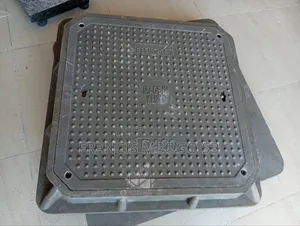 24" x 24" Reinforced Fibre Manhole Cover D400