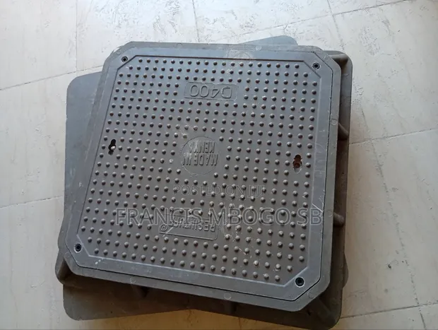 Anti-Theft Fibre Lockable Manhole Cover 600x600mm - 1