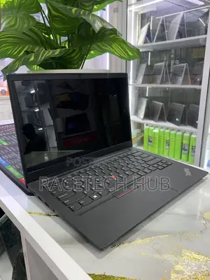 Laptopi ya Lenovo ThinkPad E14 Gen 1 - i7, 8GB RAM, 256GB SSD