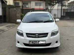 Toyota Corolla Fielder 2012 Nyeupe