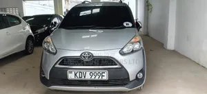 Toyota Sienta 2018 Nyeusi