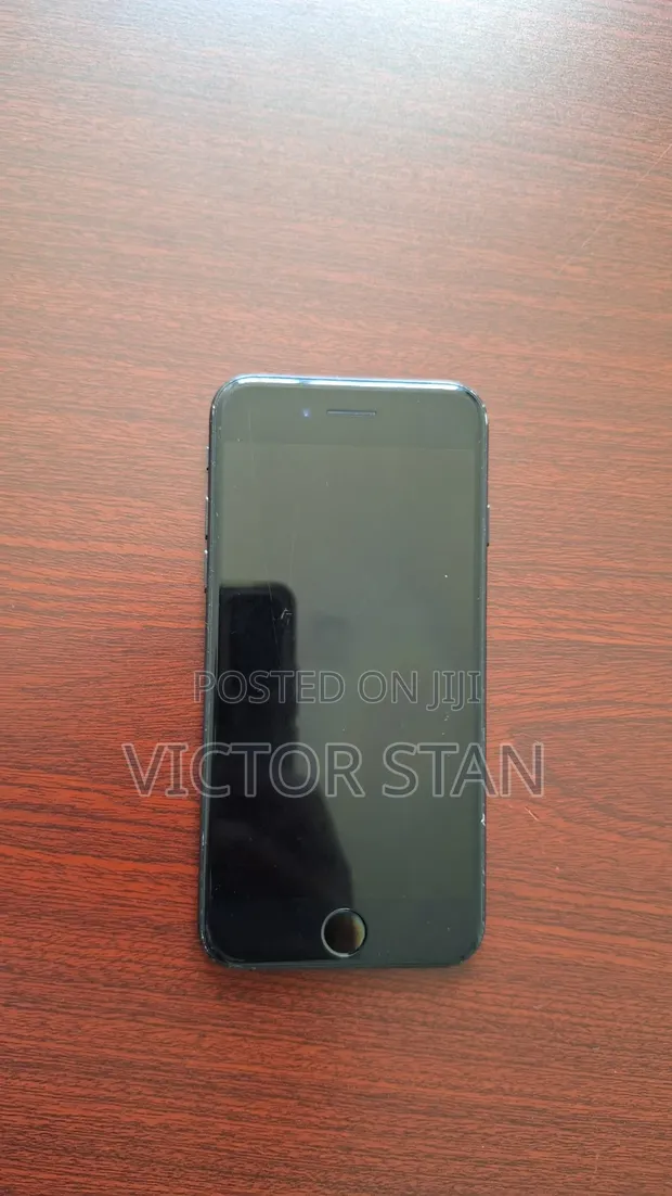 Apple iPhone 7 32GB Nyeusi - 1