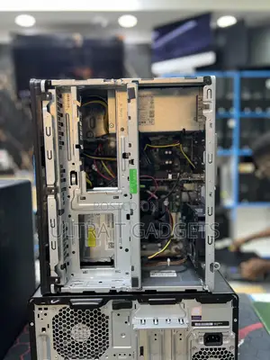 Kompyuta ya HP EliteDesk 705 G4 - 16GB RAM, 256GB SSD