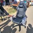 Kiti cha Michezo Nyeusi cha Ergonomic chenye Msaada wa Miguu - 2