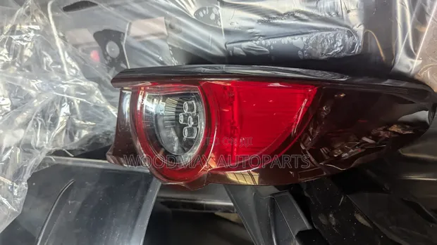 Mazda 3 Backlight (2020) - 1