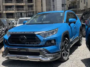 Toyota RAV4 Adventure 2019 Bluu
