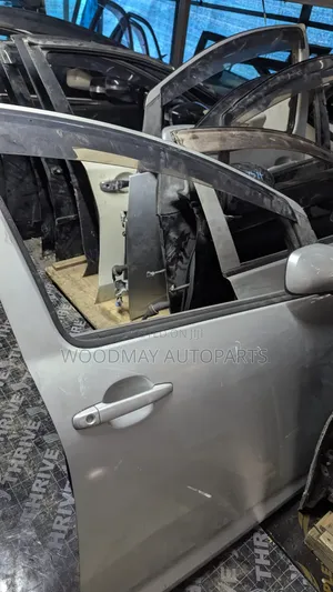 Mlango wa Mbele wa Kulia wa Toyota Wish 2005/2007