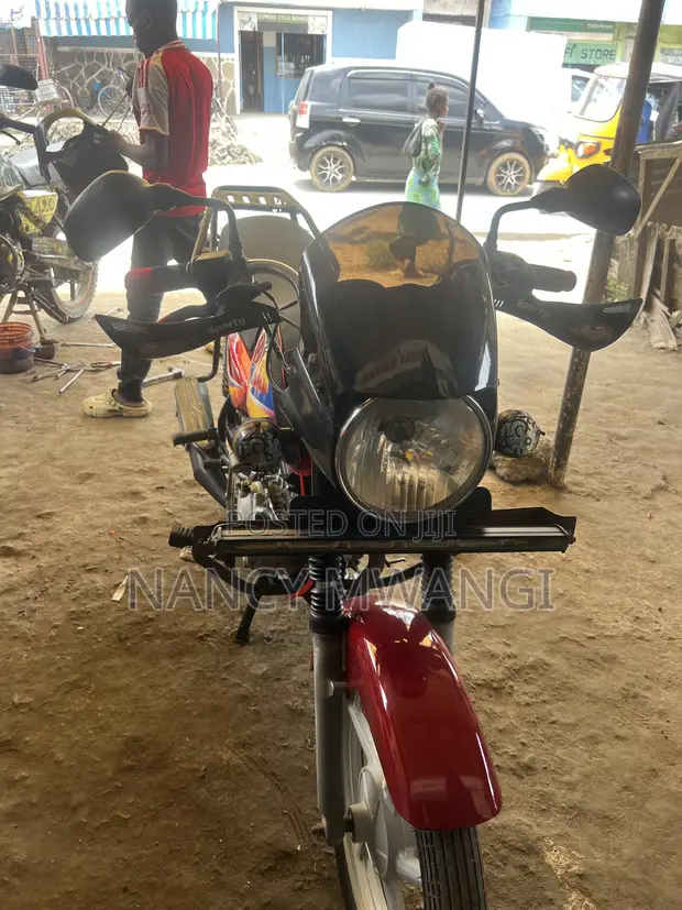 Bajaj Boxer 2024 Red - 1
