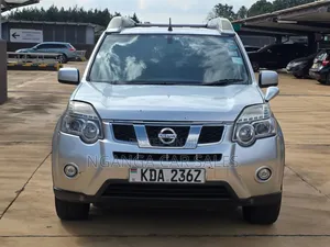 Nissan X-Trail 2013 Nyeusi