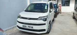 Toyota Spade 2015 Rangi ya L Pearl