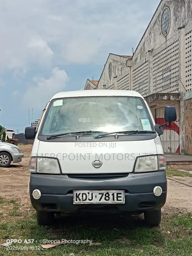 Nissan Vanette 2015 Silver - 1