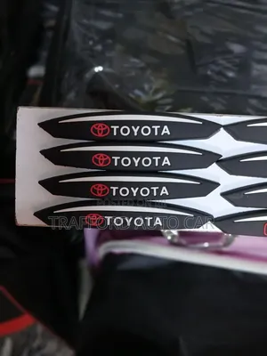 Kinga za Milango za Toyota Vipande 4