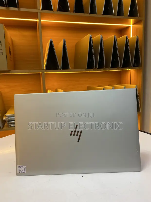 Laptop HP EliteBook 840 G8 - 8GB RAM, 256GB SSD - 1