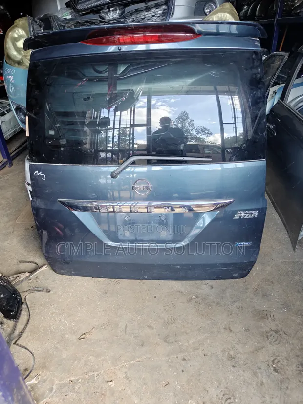 Nissan Serena C26 Tailgate/Boot (2014) - 1