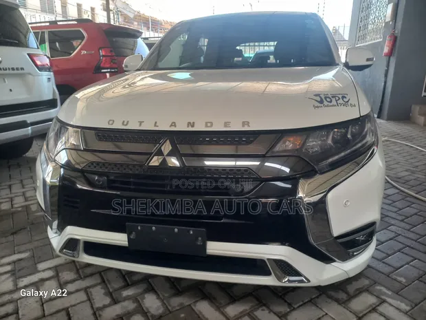 Mitsubishi Outlander 2.0 PHEV AWD 2020 Nyeupe - 1
