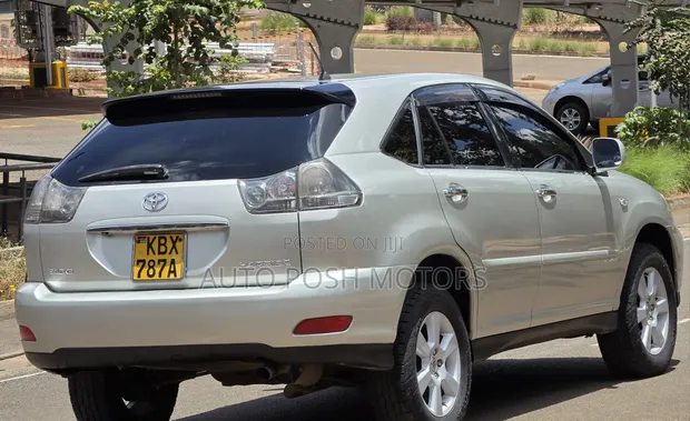 Toyota Harrier 2006 Beige - 1