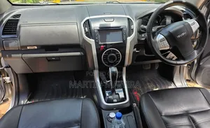 Isuzu MU-X 2021 Nyeupe
