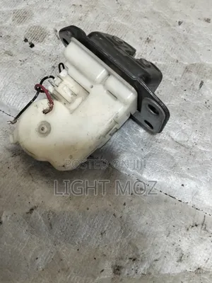 Nissan X-Trail NT31 Boot Lock (Used)