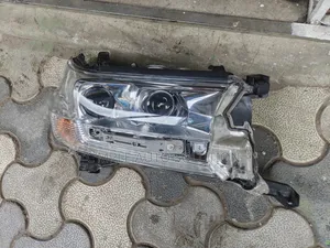 Land Cruiser V8 LC200 2016 Xenon Headlight