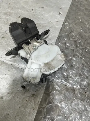 Mazda Demio Bootlock