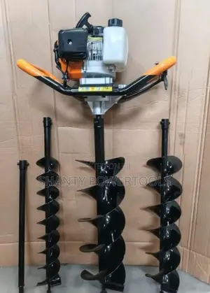 Gas-Powered Earth Auger (2-Stroke)