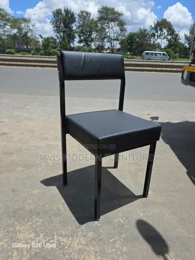 Simple Padded Visitor Chair - Black - 1