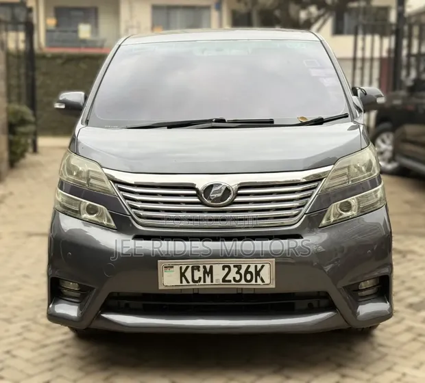 Toyota Vellfire 2010 - 1