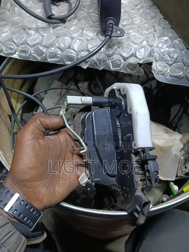 Nissan Door Lock Actuator - 1