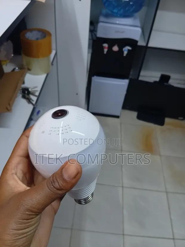 V380 Pro WiFi Bulb Camera kwa Usimamizi wa Nyumbani - 1