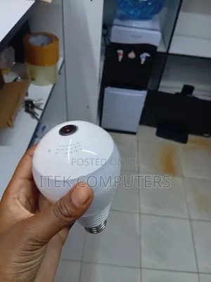 V380 Pro WiFi Bulb Camera kwa Usimamizi wa Nyumbani