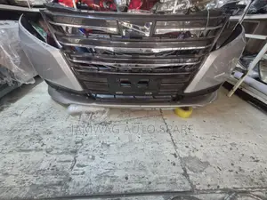 Toyota Noah 2015 Bampa ya Mbele na Grill
