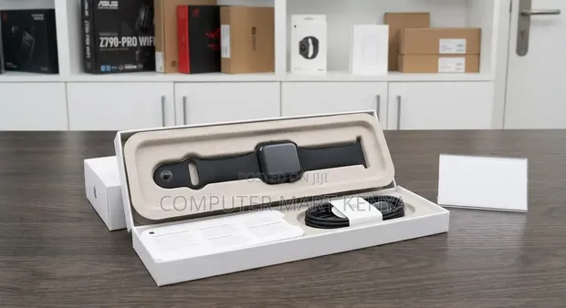 Apple Watch SE (2nd/3rd Gen) 40mm Smartwatch - Midnight - 1