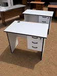 Kikao cha Kisasa cha Ofisi Nyeupe chenye Droo 3 Zinazofungwa - 1