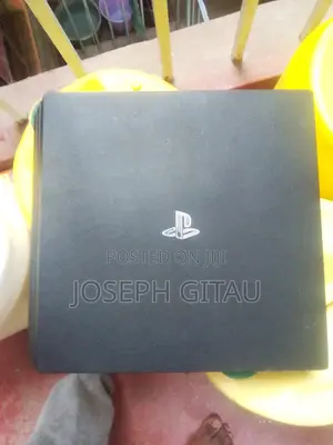 Playstation 4 Pro 2TB, Chipped, 37 Games
