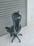 Boss Office Products Kiti Nyeusi cha Ofisi chenye Headrest - 1