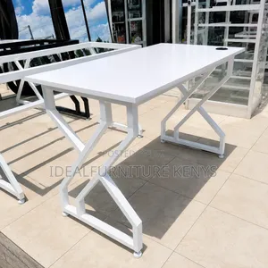 Kikao cha Kisasa Nyeupe cha Ofisi ya Mtendaji chenye Miguu ya X-Frame