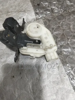 Kifuniko cha Boot cha Toyota Vitz