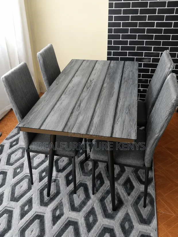 Meza ya Kisasa ya Chakula ya Sehemu 4 na Viti - Grey Wood Finish - 1