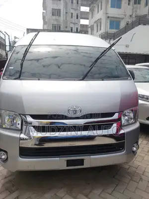 Toyota HiAce Super GL 2019 Nyeupe