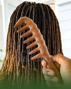 Mchana wa Mbao wa Sister Locs